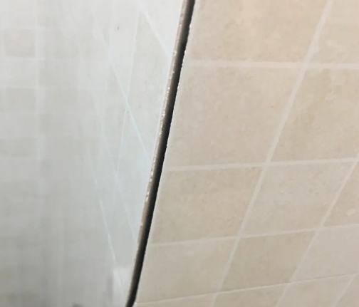 陕西瓷砖空鼓维修公司分享阳台瓷砖脱落的修复过程可以分为以下几个步骤